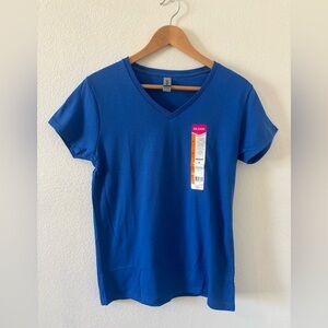 Women’s Gilden V-Neck Shirt